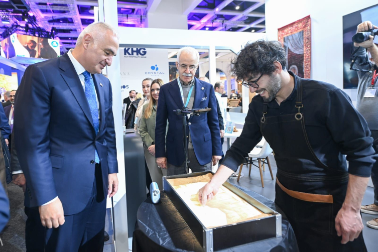 Kültür ve Turizm Bakanı Ersoy: Türkiye turizmde rekorlarla yoluna devam ediyor